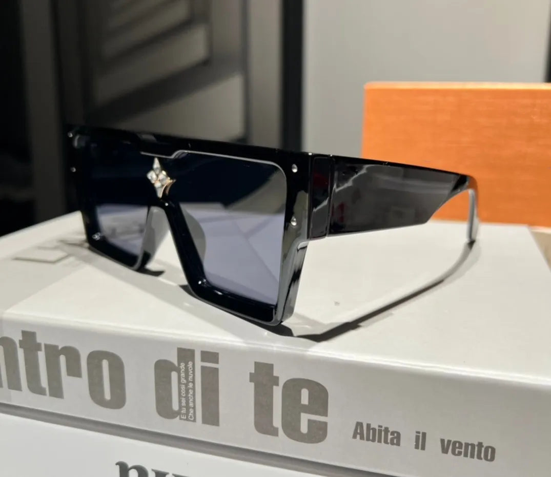 Designer Cyclone Sunglasses Men and Women Fashion Large Frame Square Mens Sunglass Oversized Glasses Millionaire Plank Sunglasses 1547 Vintage Eyeglass